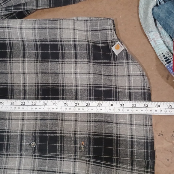Carhartt Men's XL Black/Grey Heavy Duty Flannel Shirt/Jacket (mislabeled medium) - Picture 12 of 14